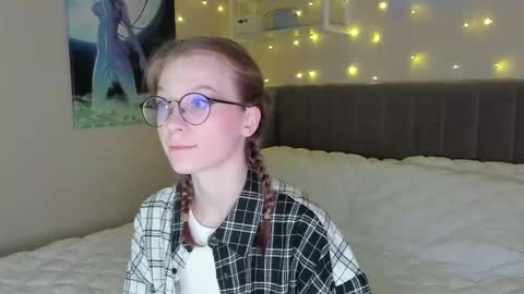 Snapshot of lunar_sofia chatting on February 17, 3:55 pm Sofia online show from February 17, 3:55 pm