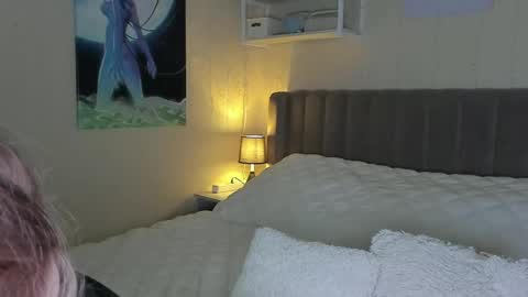 Snapshot of lunar_sofia chatting on March 3, 2:31 pm Sofia online show from March 3, 2:31 pm