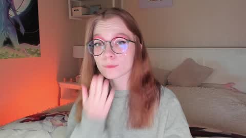 Snapshot of lunar_sofia chatting on December 15, 7:42 pm Sofia online show from December 15, 7:42 pm