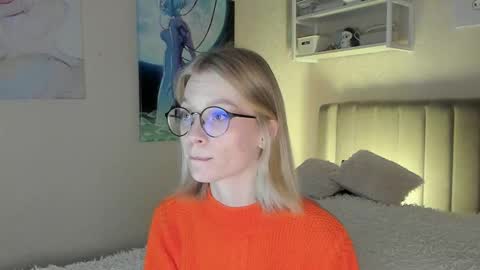 Snapshot of lunar_sofia chatting on October 7, 1:26 pm Sofia online show from October 7, 1:26 pm