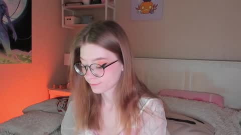 Snapshot of lunar_sofia chatting on December 24, 8:11 am Sofia online show from December 24, 8:11 am