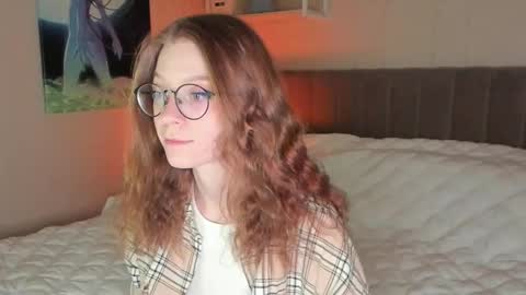 Snapshot of lunar_sofia chatting on February 18, 12:06 pm Sofia online show from February 18, 12:06 pm