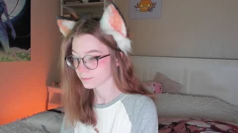 Snapshot of lunar_sofia chatting on December 22, 11:41 pm Sofia online show from December 22, 11:41 pm