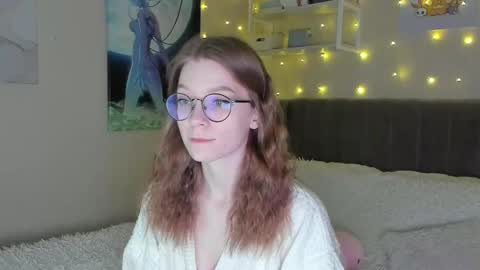 Snapshot of lunar_sofia chatting on March 11, 3:23 pm Sofia online show from March 11, 3:23 pm