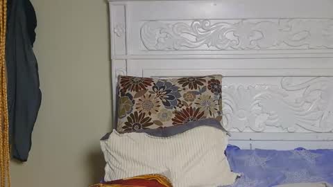 Luxee online show from April 2, 10:29 pm