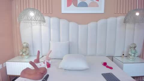 lunasoft_ online show from January 9, 3:16 pm