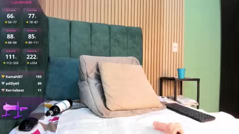 lunastar03 online show from October 9, 1:59 pm