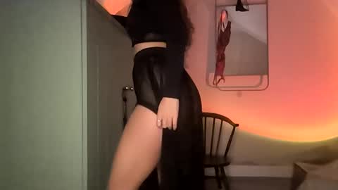 Lunaveil online show from October 14, 9:50 pm