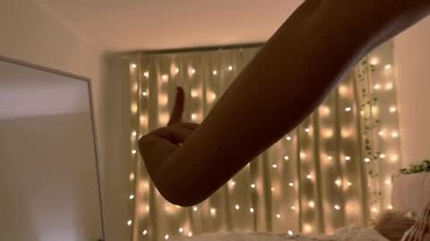 lunoria online show from January 10, 9:41 pm