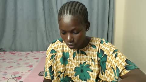 Snapshot of luo_queen chatting on September 15, 1:41 pm luo_queen online show from September 15, 1:41 pm