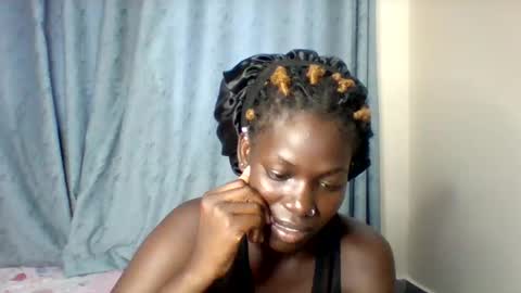 Snapshot of luo_queen chatting on September 13, 12:35 pm luo_queen online show from September 13, 12:35 pm