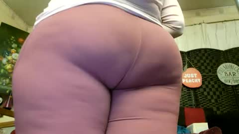 Snapshot of lusciouslibra82 chatting on February 26, 9:01 am .Clarissa. Follow me on Instagram   miss buns  online show from February 26, 9:01 am