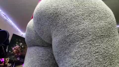 Snapshot of lusciouslibra82 chatting on January 19, 3:29 am .Clarissa. Follow me on Instagram   miss buns  online show from January 19, 3:29 am