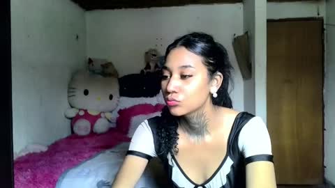 lyam_ebony online show from April 2, 7:00 pm