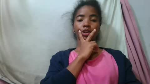 lydie856696 online show from June 17, 2:46 am