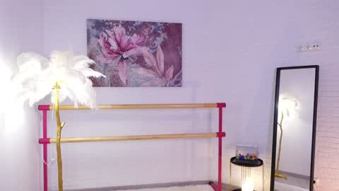 Lyly   online show from February 8, 5:40 am