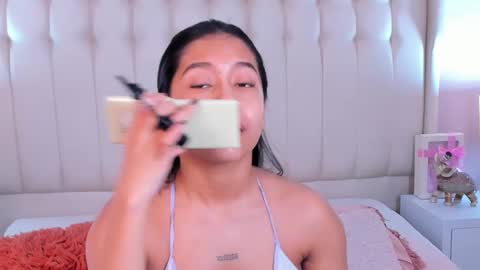 Lyn online show from January 13, 11:25 am