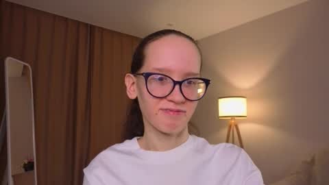 Sara online show from March 19, 4:11 pm