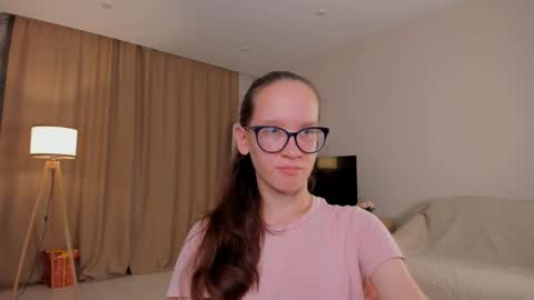 Sara online show from October 5, 4:34 pm