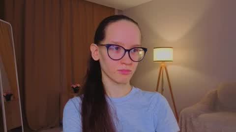 Sara online show from March 3, 4:24 pm