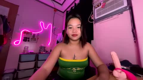 I am Lyn- DONT FORGET TO FOLLOW ME online show from October 9, 8:57 pm