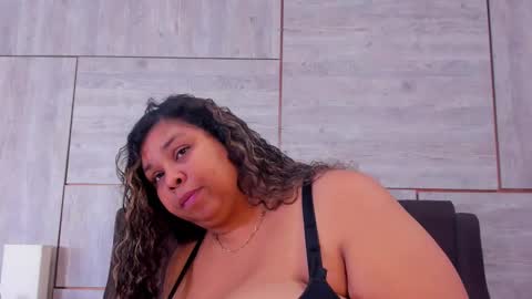 Lynn jonnes online show from February 12, 5:05 am