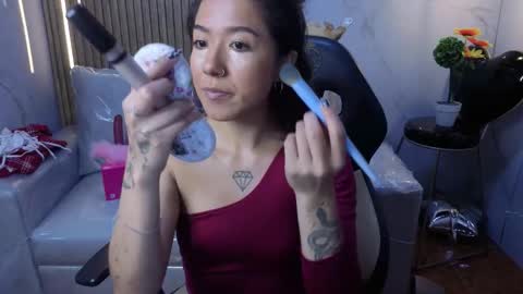 lynn_turner_ online show from March 9, 1:25 pm