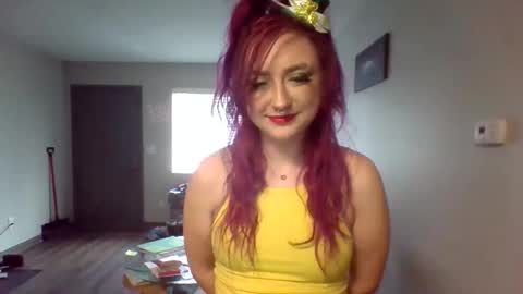 Lynn  online show from March 17, 5:50 pm