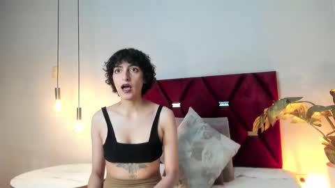 Lyravendrell online show from December 3, 11:56 am