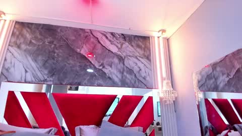 Lysa  online show from April 25, 1:41 pm