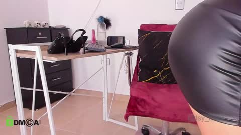   GODDE MITRE QUEEN BO NO FACE NO NUDE  online show from April 13, 7:58 pm