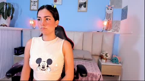 Lizzy smith  online show from January 21, 7:28 pm