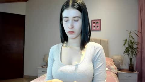 Snapshot of macarena_vallejo_ chatting on October 1, 3:33 am Macarena online show from October 1, 3:33 am