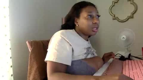 madam_glam online show from April 16, 8:08 pm