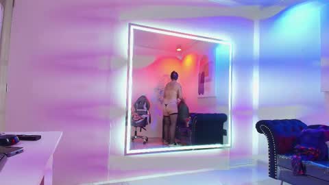 Madame Scarllet  online show from March 9, 11:24 am