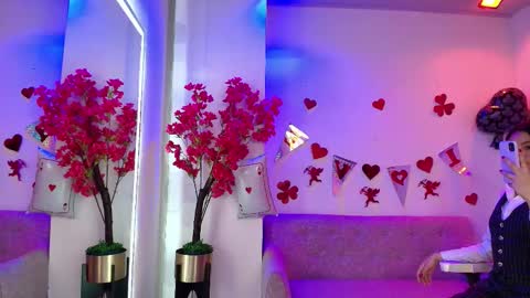 maddie_t18 online show from February 12, 11:45 am