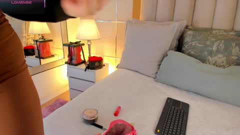    online show from February 25, 9:35 pm