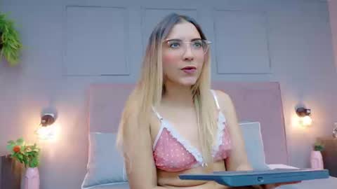 maddietease online show from September 19, 9:03 pm