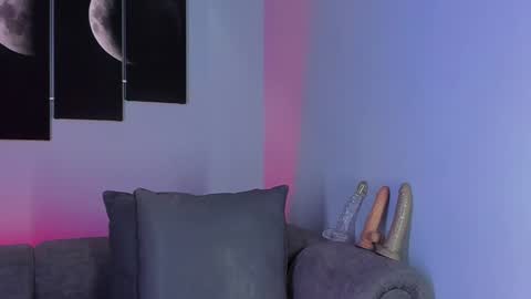 Maddy  online show from January 8, 9:01 pm