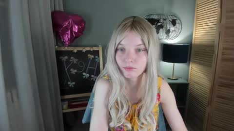 madelaines online show from November 16, 10:04 am