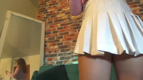 Madeline Martinez online show from November 15, 11:06 pm