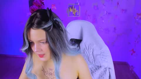 Madeline online show from November 27, 8:17 am