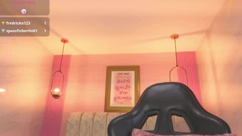 Madhison  online show from April 10, 8:48 pm