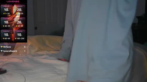 Snapshot of madi_babes chatting on February 18, 6:15 am madi_babes online show from February 18, 6:15 am