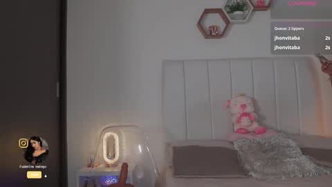 Valentina   1030   530  -  online show from February 19, 6:13 am