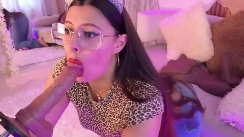    online show from November 25, 7:15 pm