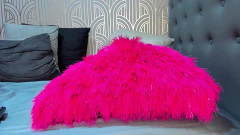   online show from February 5, 4:37 am