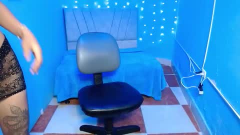 madison_smith11 online show from November 28, 3:04 pm