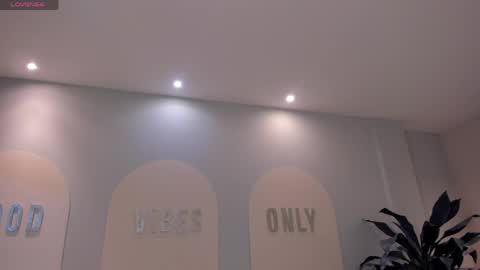 Maddi Collins online show from April 2, 7:55 pm