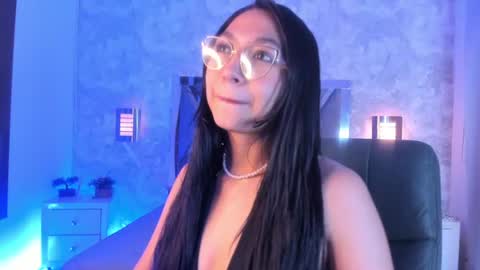 Mady Roa online show from July 17, 4:06 am